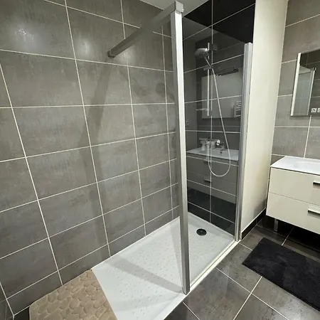 Lyon Funky Flat Piscine Et Parking Apartment *
