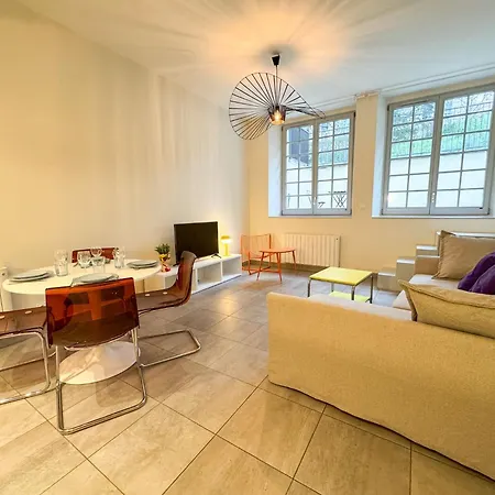 Apartment Lyon Funky Flat Piscine Et Parking