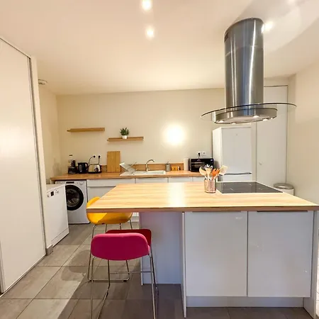 Lyon Funky Flat Piscine Et Parking Apartment