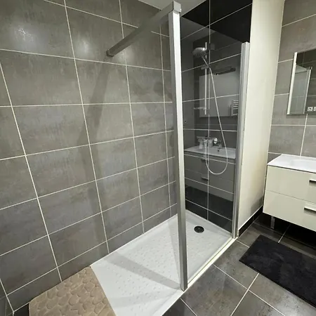 아파트 Lyon Funky Flat Piscine Et Parking 타쌍라데미룬